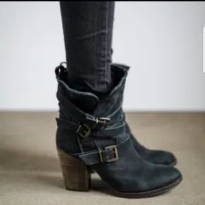 Steve Madden Yale boots